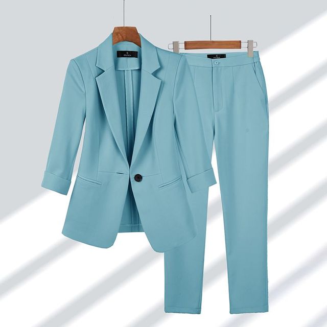 Abgestimmtes Blazer- und Hosen-Ensemble