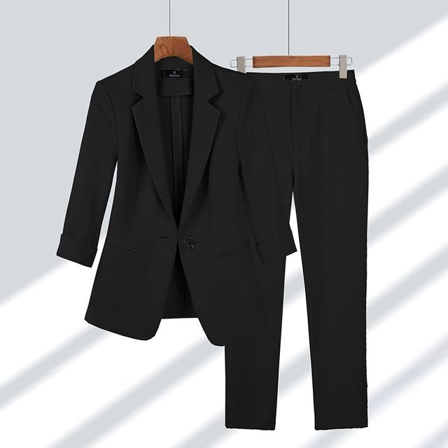 Abgestimmtes Blazer- und Hosen-Ensemble